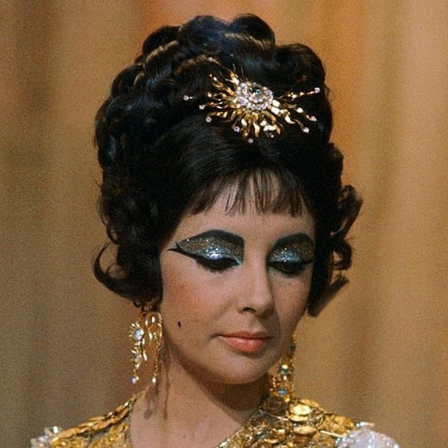 Famous Earrings in History and Pop Culture