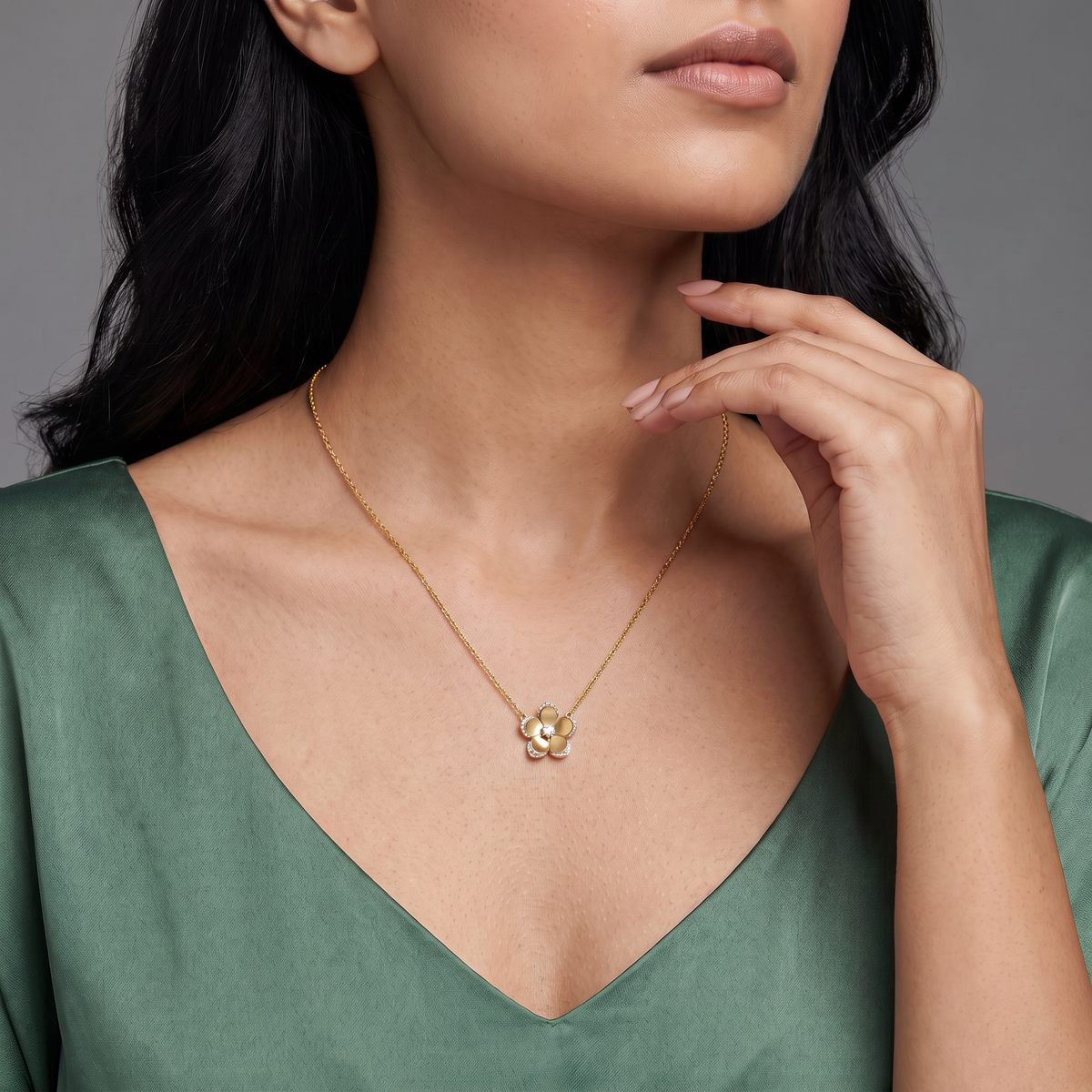 Flora Blooming Diamond Necklace