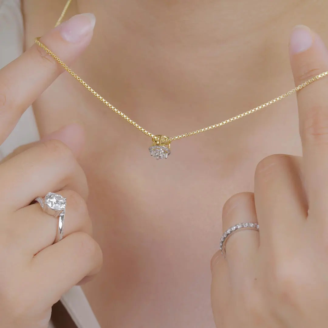 Betty Halo Round Diamond Pendant Prospective View