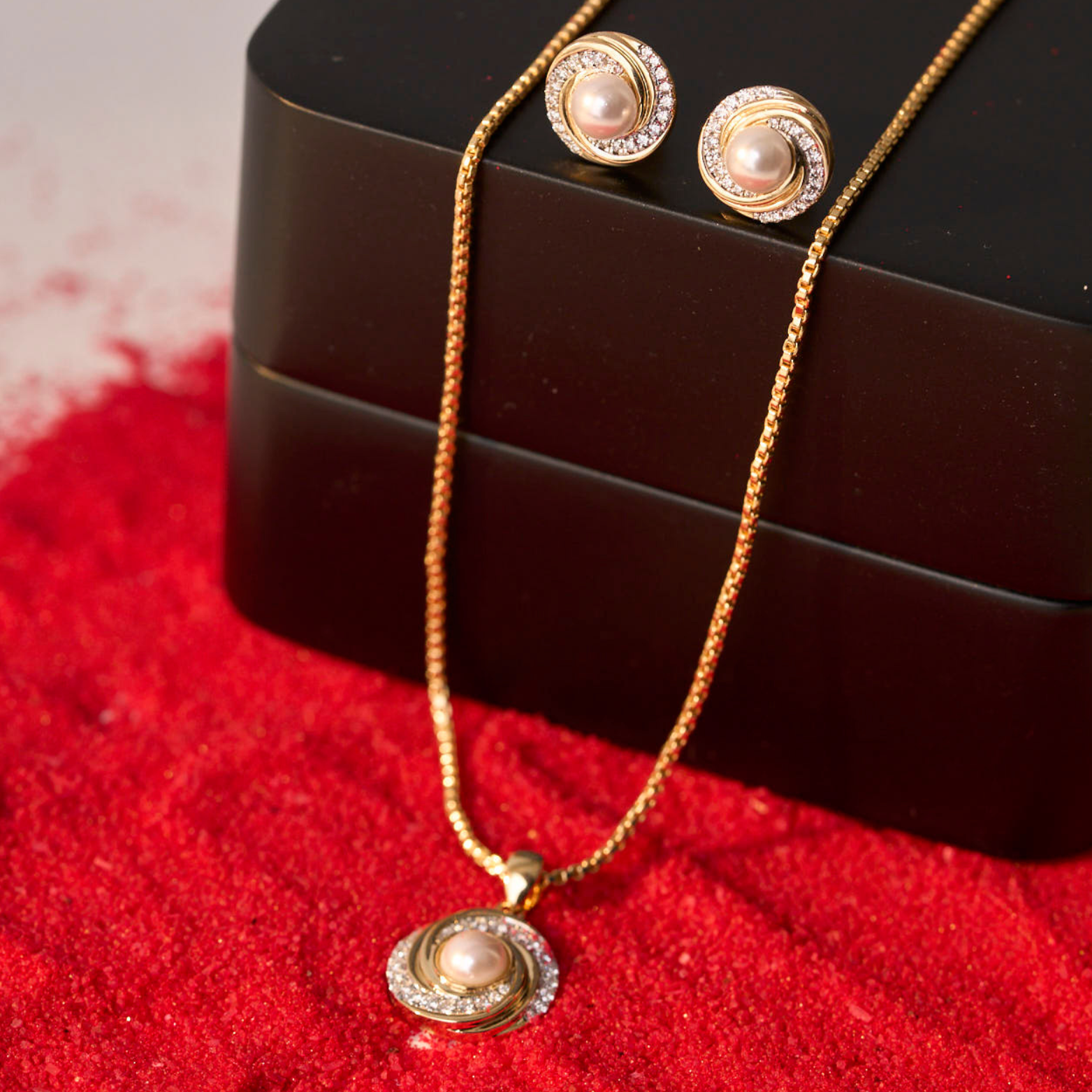 Pearly Swirly Lab Grown Diamond Pendant Set