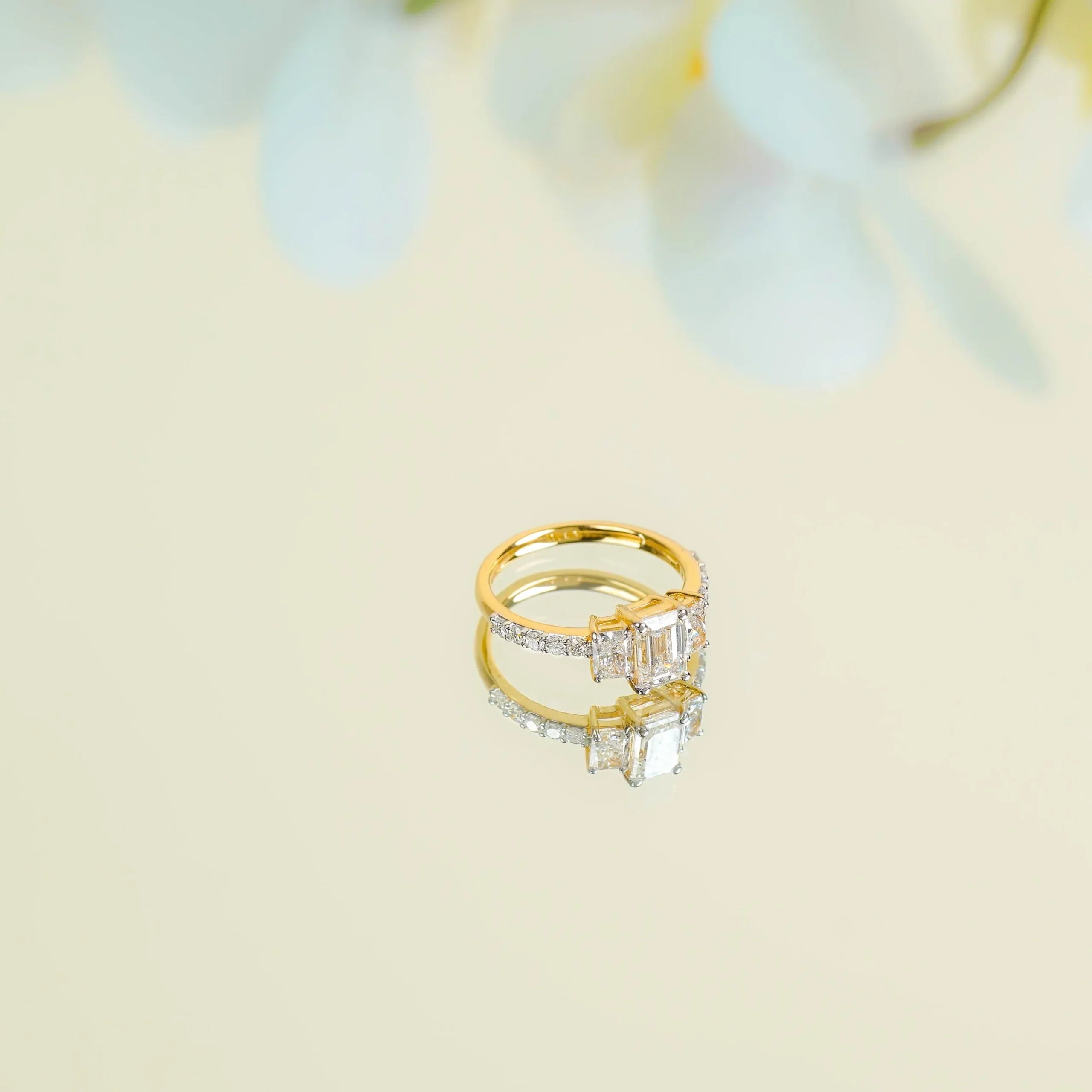 Three Stone Emerald Diamond Ring_in-stock