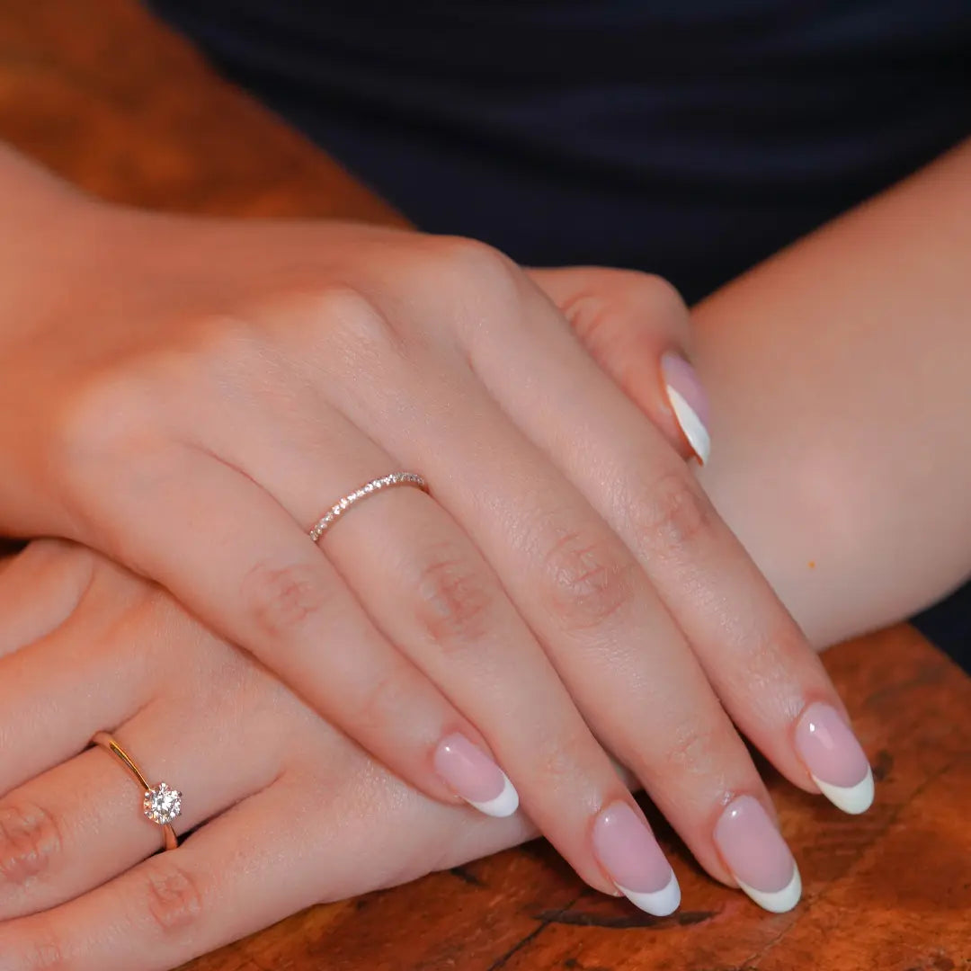 Shimmery Classic Diamond Band Prospective View