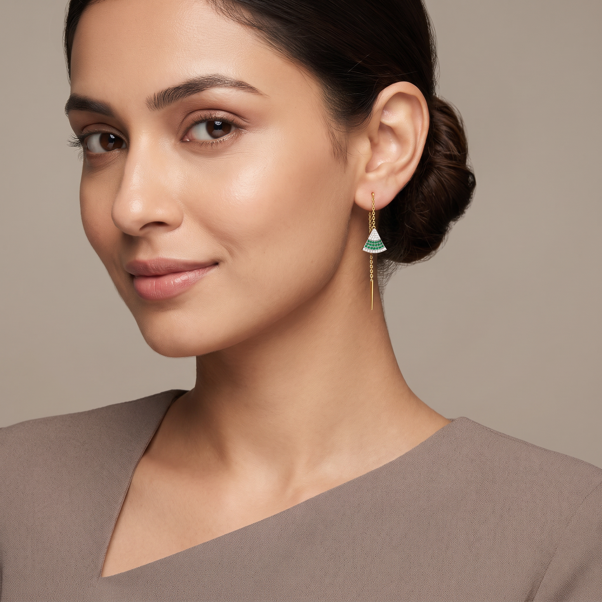 Emerald Fanfare Sui Dhaga Lab Diamond Earrings