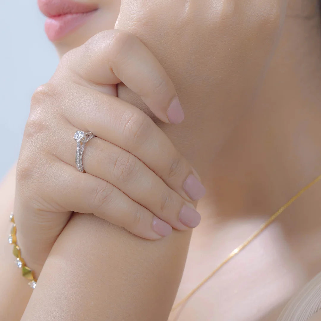 Classic Diamond Solitaire Band Prospective View