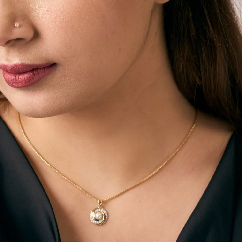 Pearly Swirly Lab Grown Diamond Pendant_in_stock